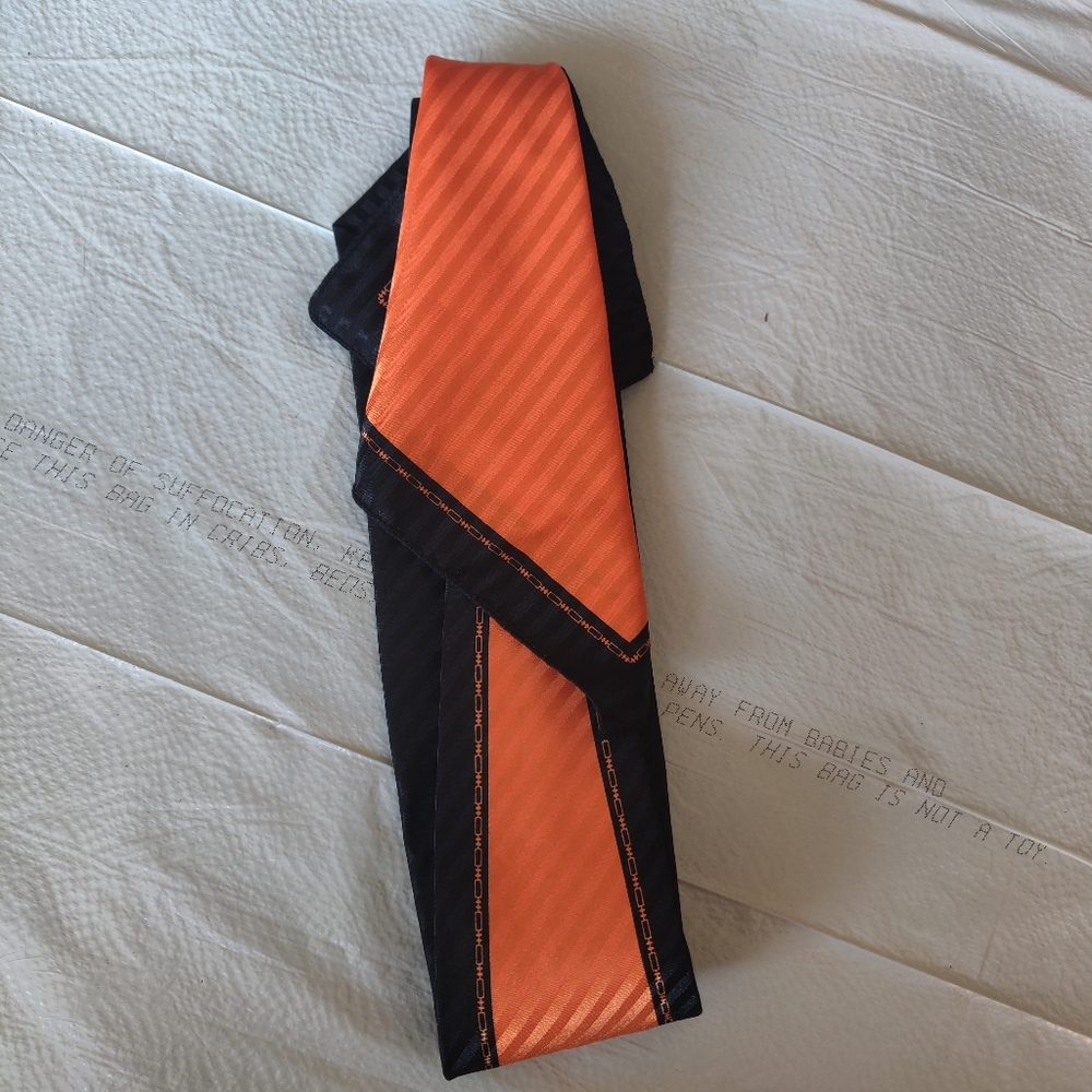 Men's tie